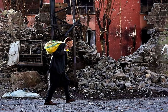 Fotoğraflarla Sur'da savaş görüntüleri! galerisi resim 111