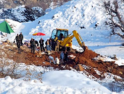 Mutki'deki toplu mezar kazısı tekrar başladı