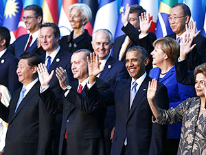 G20'de liderler aile fotoğrafında bir araya geldi