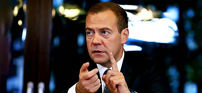 Rusya'da Dmitry Medvedev hükümeti istifa etti