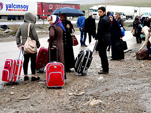 Öğretmenler akın akın Cizre ve Silopi'yi terk ediyor