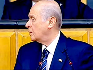 Prompter'ı kapanan Bahçeli: Bu bozuldu mu ya?