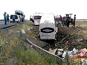 Diyarbakır-Urfa Karayolunda kaza: 6 ölü, 4 yaralı