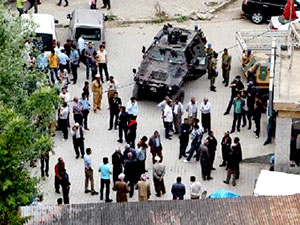 Şemdinli’de korucuların aracına ateş açıldı: 2 kişi hayatını kaybetti