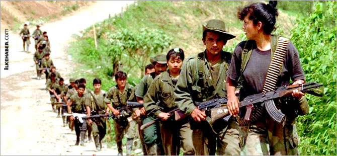 Kolombiya'da barış süreci: FARC silahlarını teslim etti