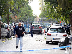 İstanbul Yenibosna'da karakol yakınında patlama