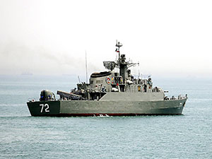 ABD donanmasından İran gemilerine uyarı ateşi