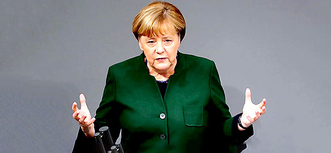 Merkel'den Türkiye'ye 'silah ambargosu' açıklaması