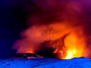 Etna Yanardağı’nda patlama