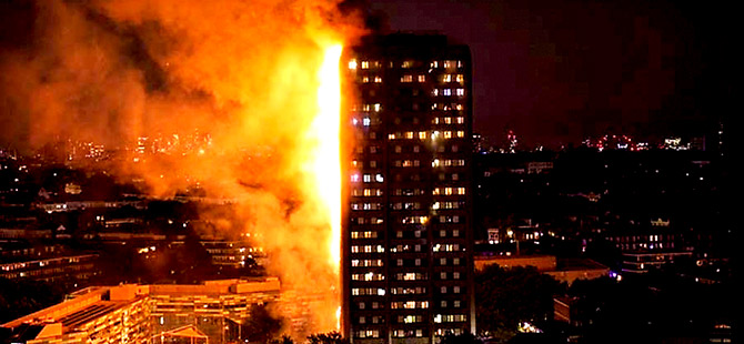 Fotoğraflarla Londra yangını