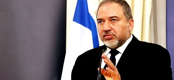 İsrail Savunma Bakanı Lieberman'dan İran'a tehdit: Vururuz