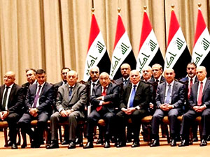 Irak'ta 14 bakan parlamentonun onayından geçti