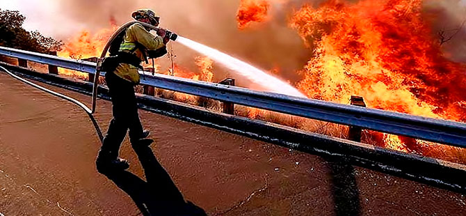 California: Binden fazla kişiden haber alınamıyor