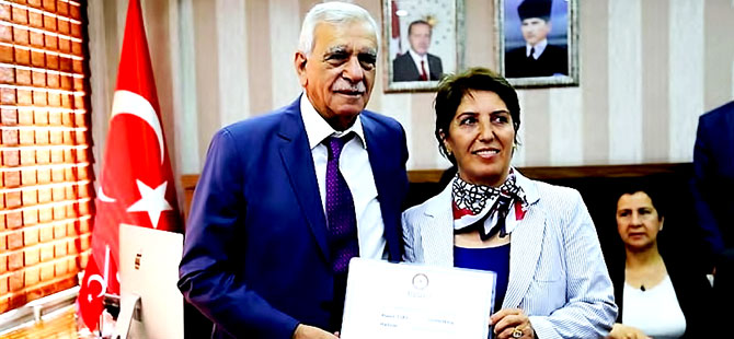 Ahmet Türk ve Figen Altındağ mazbatalarını aldı