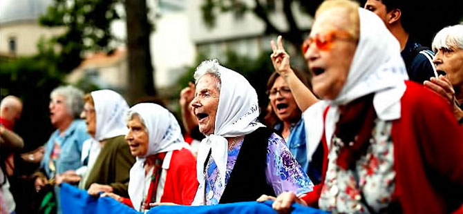 Plaza de Mayo Anneleri: Kayıp 130. kişiyi bulduk