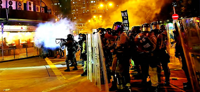 Çin’den Hong Kong’a "askeri müdahale" uyarısı