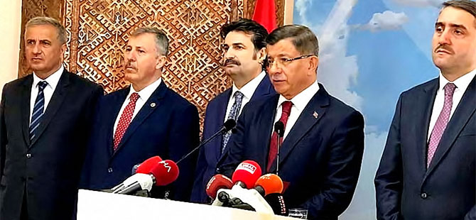 Davutoğlu: Partimizden istifa ediyoruz