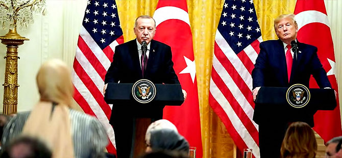 Trump'tan Hilal Kaplan'a: Gazeteci olduğuna emin misin?