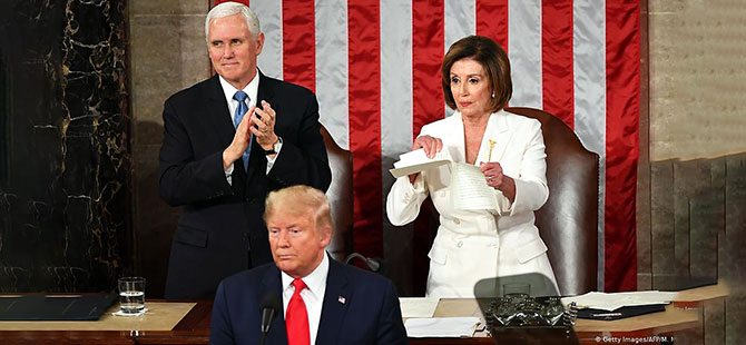 Trump konuştu, Pelosi konuşma metnini yırtıp attı