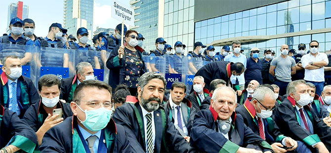 Baroların savunma yürüyüşüne polis müdahalesi