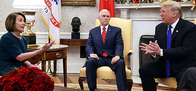 Nancy Pelosi'den Mike Pence'e 24 saat süre