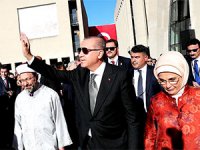 Erdoğan protestolar eşliğinde cami açtı