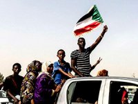 Sudan'da halk, darbe konseyine karşı da sokakta