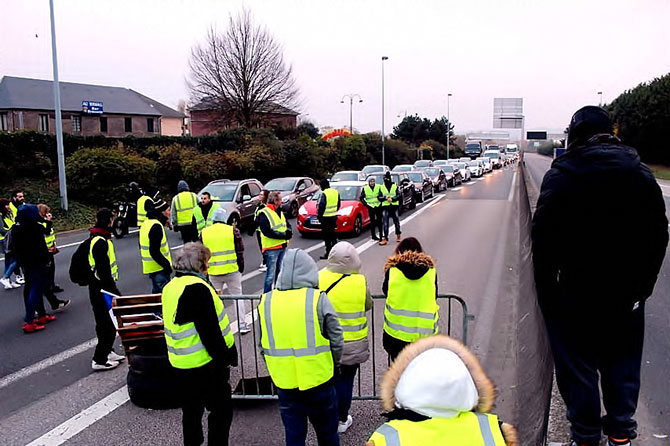 gilets-jaunes-lesquin-lille-lomme-englos-nord-pas-calais-20-novembre.jpg